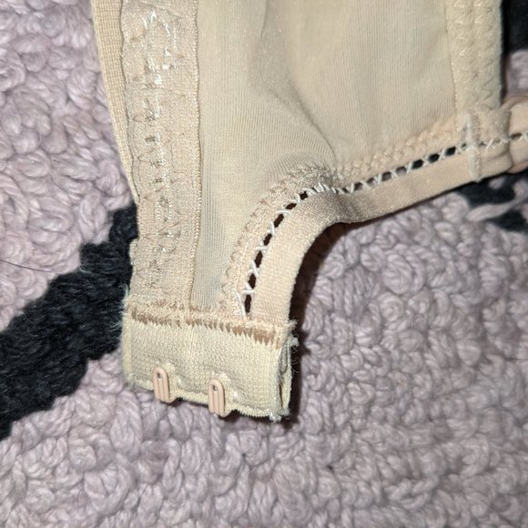 Chantelle Full Coverage Wire-free Smooth Bra - Picture 5 of 6